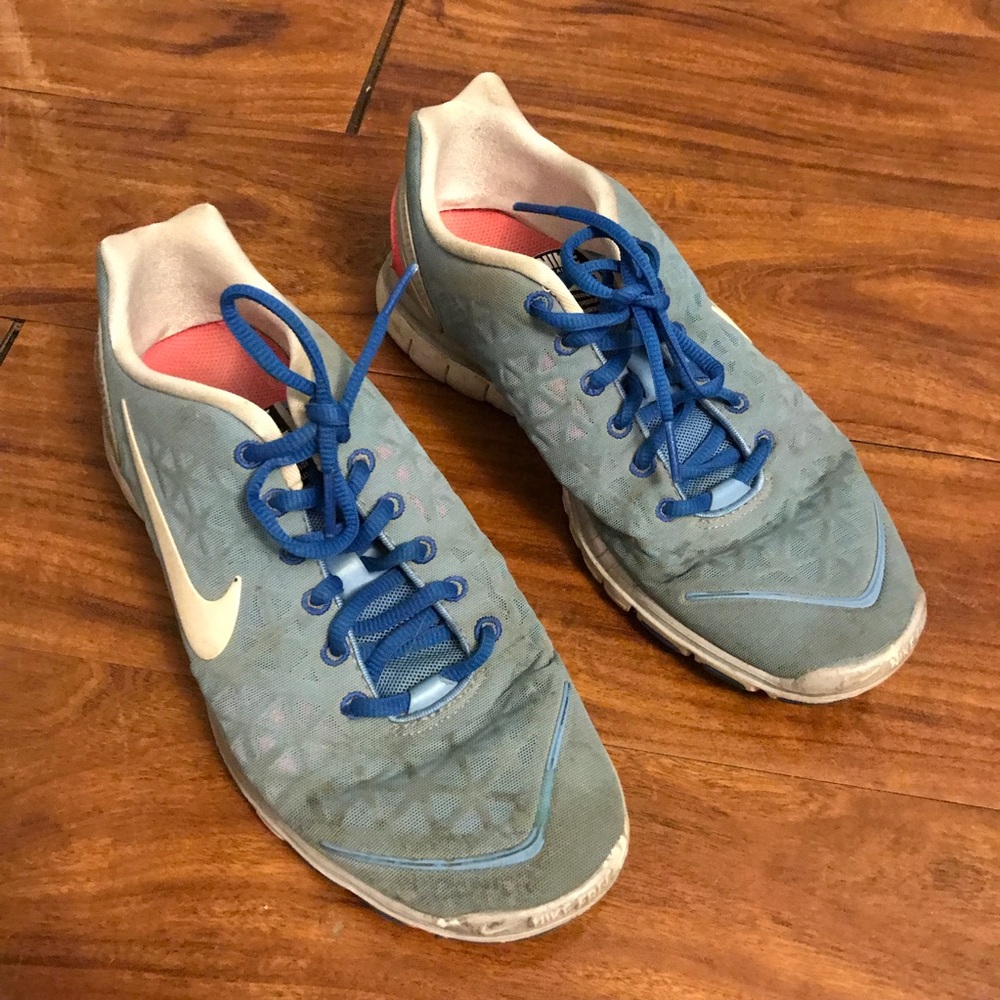 Size 7.5 Nike free fit 2 running shoes